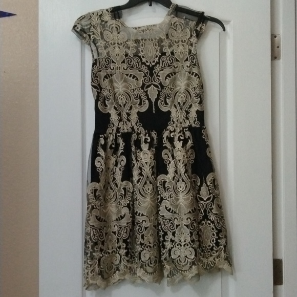 Black and gold lace dress - Picture 1 of 2